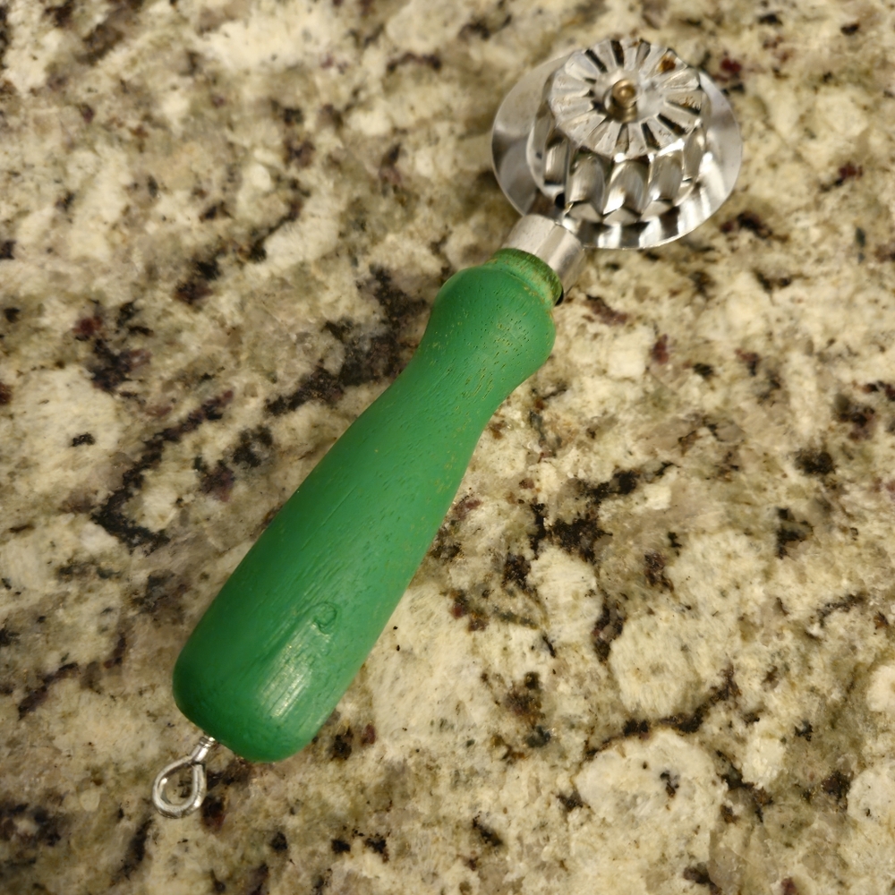 Vintage pie crust crimper
